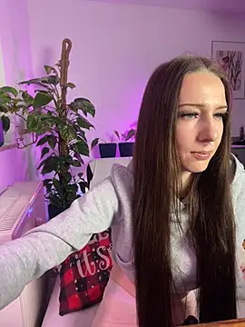 Trixie-Tainted online show from 12.19.24