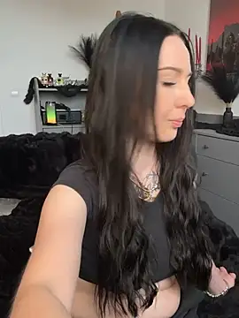 Snapshot of Trixie-Tainted chatting on 03.24.26 Trixie-Tainted online show from 03.24.26