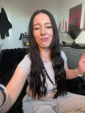 Snapshot of Trixie-Tainted chatting on 03.26.26 Trixie-Tainted online show from 03.26.26