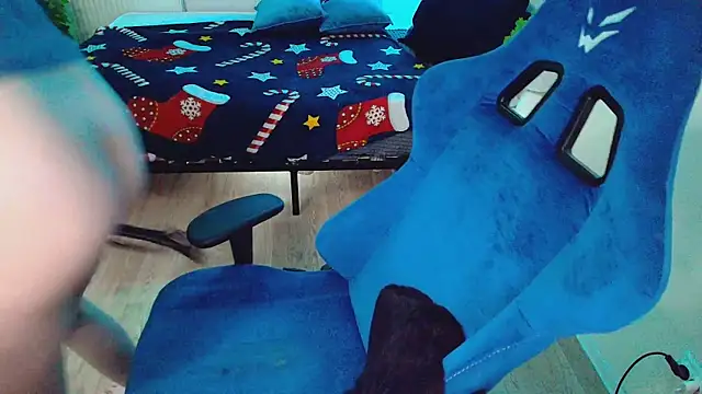 Snapshot of CranberryHot chatting on 02.23.26 CranberryHot online show from 02.23.26