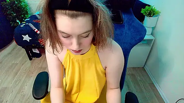 Snapshot of CranberryHot chatting on 03.07.26 CranberryHot online show from 03.07.26