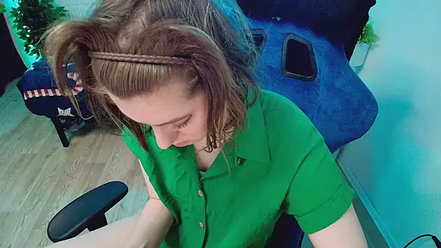 Snapshot of CranberryHot chatting on 03.31.26 CranberryHot online show from 03.31.26