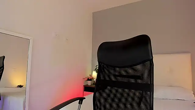 NataliaBuiles online show from 10.14.25