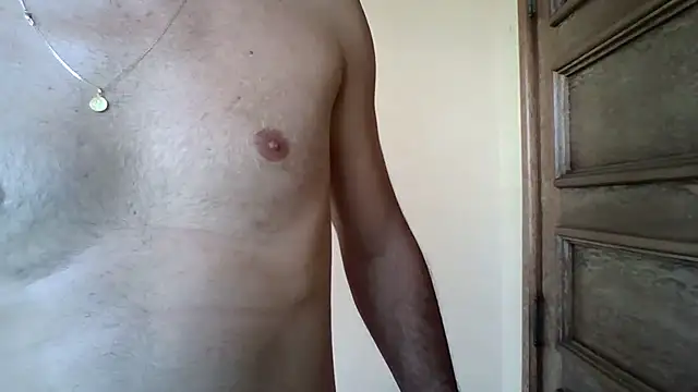 Snapshot of Leo_Big chatting on 02.25.25 Leo Big online show from 02.25.25