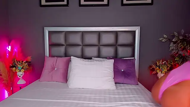 Rachel Quinn  online show from 10.15.25