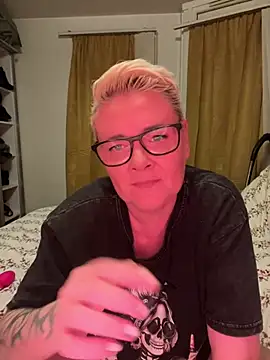 Gizzithehotone online show from 02.27.26