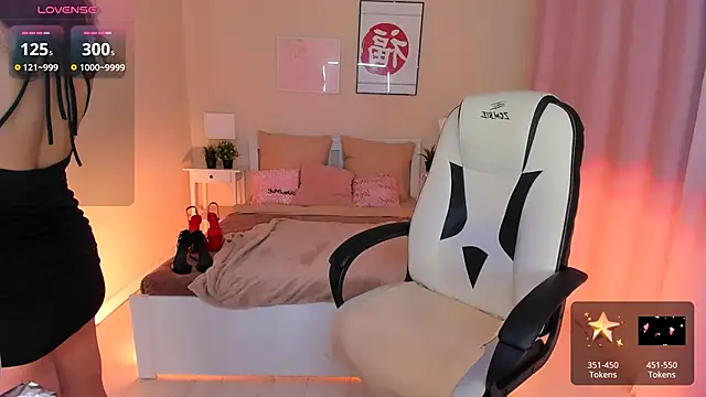 HelenaRegal online show from 11.14.25