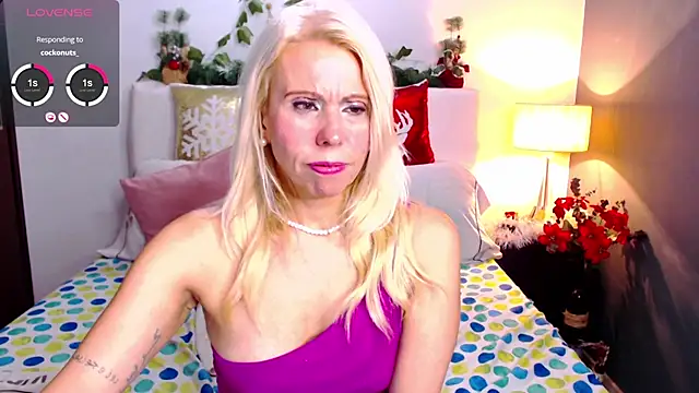 Luci evans online show from 12.19.24