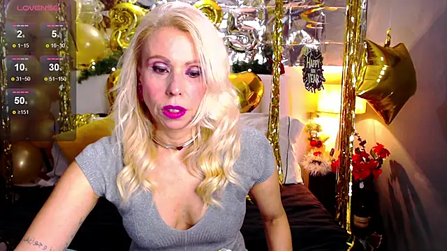 Luci evans online show from 12.31.24