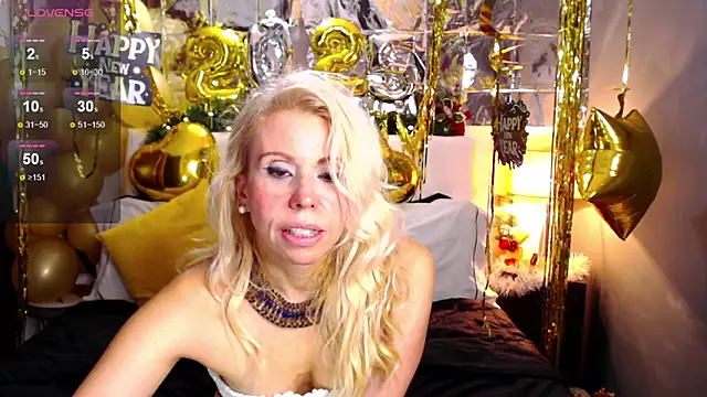 Luci evans online show from 01.08.25