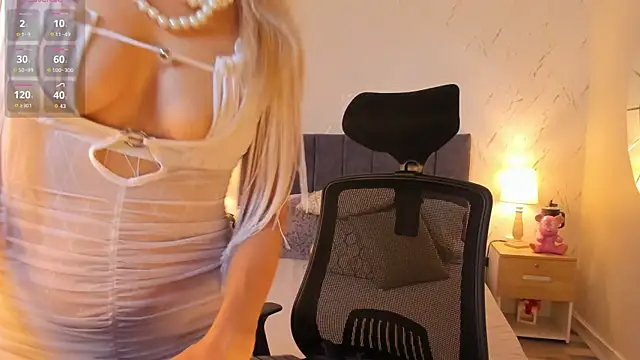 Luci evans online show from 10.16.25