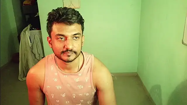 Snapshot of daringcutie chatting on 12.14.25 daringcutie online show from 12.14.25