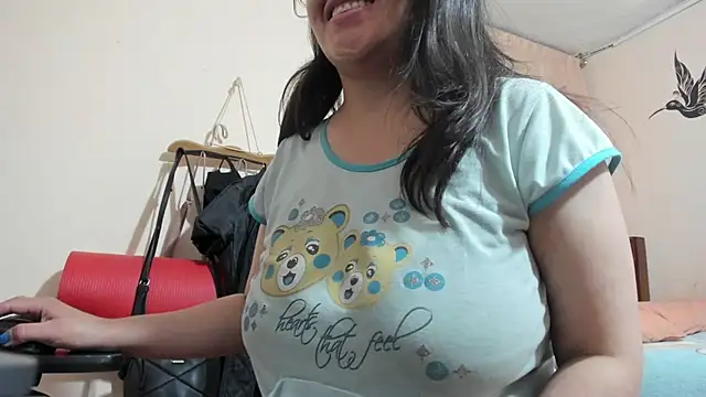 Snapshot of latinfemale chatting on 12.28.24 latinfemale online show from 12.28.24