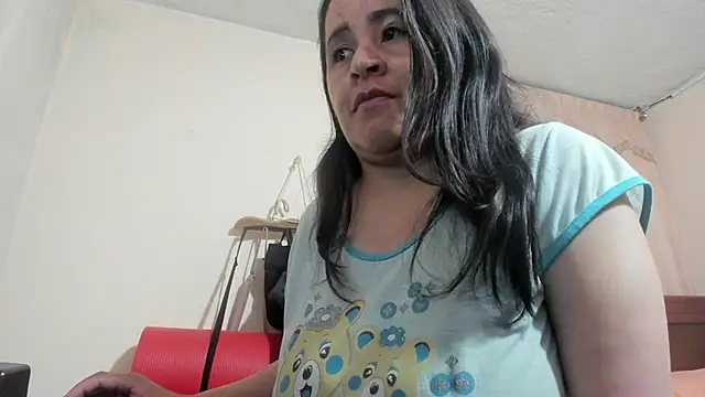 Snapshot of latinfemale chatting on 12.29.24 latinfemale online show from 12.29.24