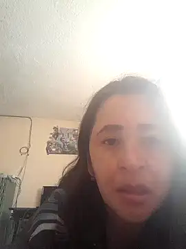 Snapshot of latinfemale chatting on 01.14.25 latinfemale online show from 01.14.25