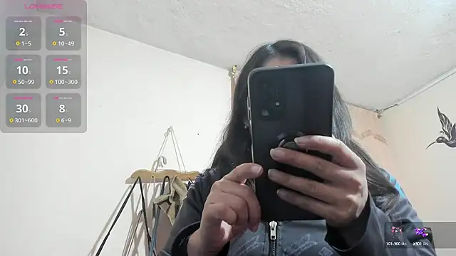 Snapshot of latinfemale chatting on 02.21.25 latinfemale online show from 02.21.25