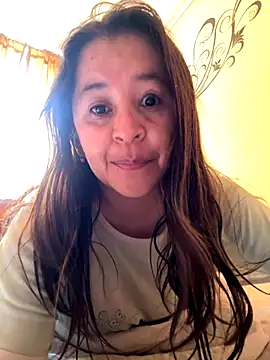 Snapshot of latinfemale chatting on 09.30.25 latinfemale online show from 09.30.25