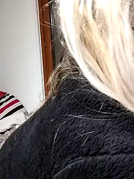 Mllesha74000 online show from 10.12.25