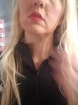 Mllesha74000 online show from 11.26.25