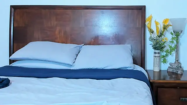 Christine 35 online show from 02.15.25