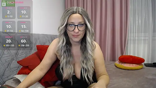 Snapshot of Aphrodite_S32 chatting on 09.30.25 Aphrodite S32 online show from 09.30.25