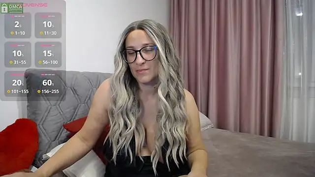 Snapshot of Aphrodite_S32 chatting on 10.12.25 Aphrodite S32 online show from 10.12.25