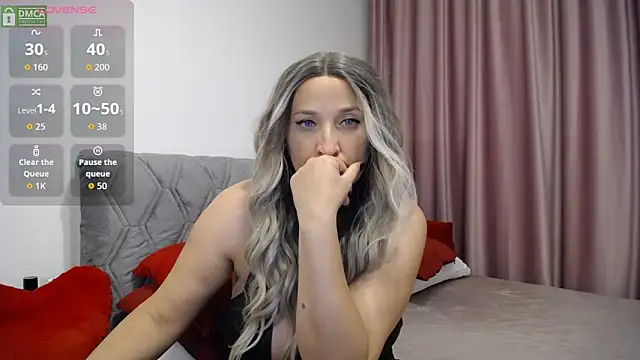 Snapshot of Aphrodite_S32 chatting on 10.19.25 Aphrodite S32 online show from 10.19.25