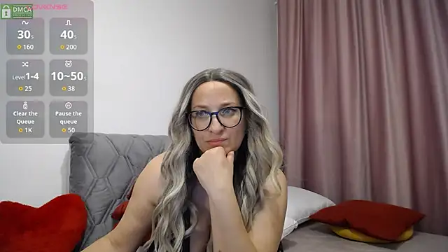 Snapshot of Aphrodite_S32 chatting on 10.27.25 Aphrodite S32 online show from 10.27.25