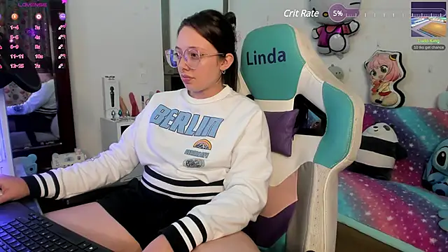 Snapshot of linda-schmidt chatting on 01.11.25 linda-schmidt online show from 01.11.25