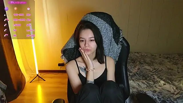 Snapshot of alyssa_sweet chatting on 02.05.25 alyssa sweet online show from 02.05.25