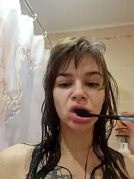 Snapshot of alyssa_sweet chatting on 11.12.25 alyssa sweet online show from 11.12.25