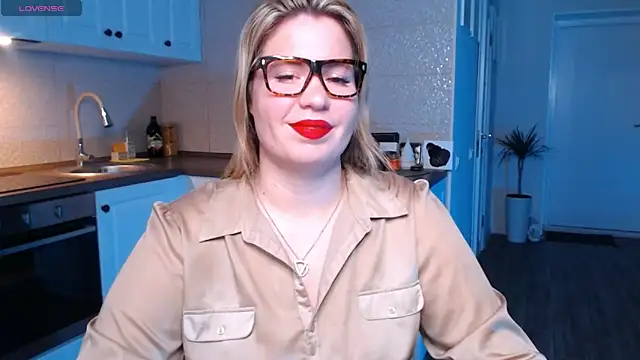 HotTiffani online show from 01.24.25