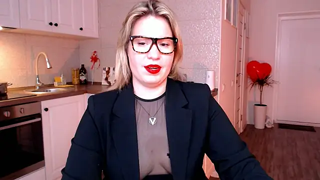 HotTiffani online show from 02.21.25