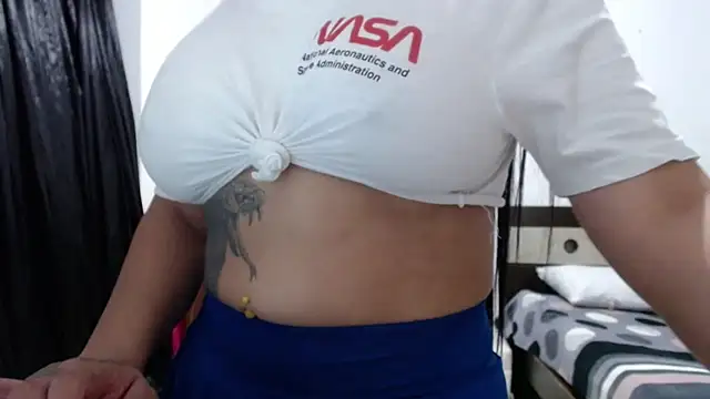 Snapshot of venuz_mendoza20 chatting on 02.17.26 venuz mendoza20 online show from 02.17.26