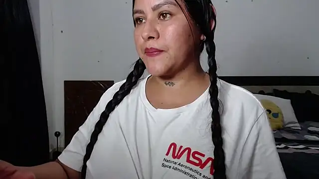 Snapshot of venuz_mendoza20 chatting on 02.19.26 venuz mendoza20 online show from 02.19.26