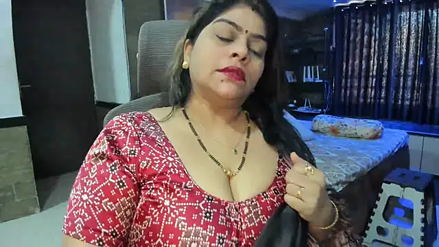 Snapshot of tarivishu23 chatting on 02.13.25 tarivishu23 online show from 02.13.25