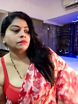 Snapshot of tarivishu23 chatting on 10.26.25 tarivishu23 online show from 10.26.25