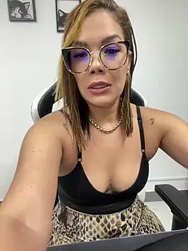 KellyBrooklyn  online show from 01.03.25