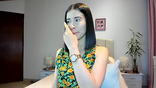 Snapshot of macarena_vallejo chatting on 02.18.25 macarena vallejo online show from 02.18.25