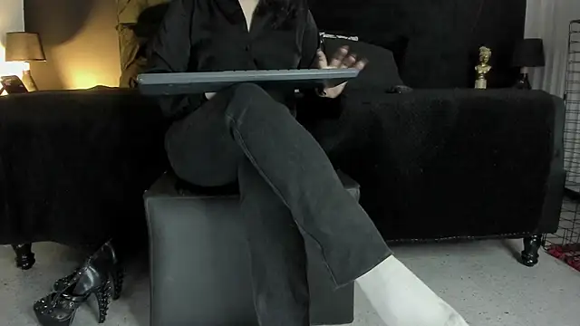  Jade 16 online show from 01.17.25