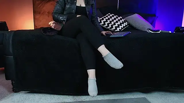  Jade 16 online show from 10.15.25