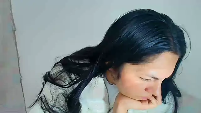 Snapshot of Anal_Milky_Momma chatting on 10.11.25 Anal Milky Momma online show from 10.11.25