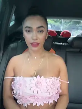 Snapshot of emma_andrew1 chatting on 09.21.25 emma andrew1 online show from 09.21.25