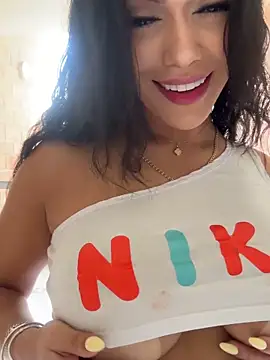 Snapshot of emma_andrew1 chatting on 09.24.25 emma andrew1 online show from 09.24.25