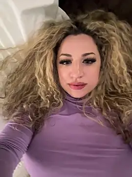 Snapshot of miamellycious chatting on 02.02.25 miamellycious online show from 02.02.25