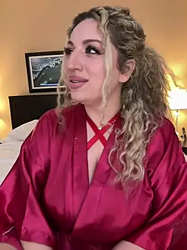 Snapshot of miamellycious chatting on 02.05.25 miamellycious online show from 02.05.25