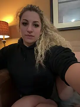 Snapshot of miamellycious chatting on 02.06.25 miamellycious online show from 02.06.25