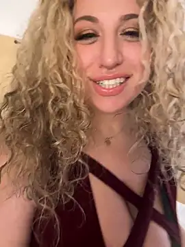 Snapshot of miamellycious chatting on 02.09.25 miamellycious online show from 02.09.25