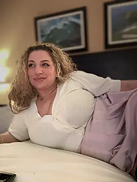 Snapshot of miamellycious chatting on 03.01.25 miamellycious online show from 03.01.25