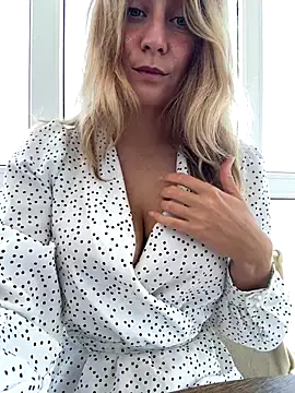 Snapshot of Puzdosia chatting on 10.07.25 Puzdosia online show from 10.07.25